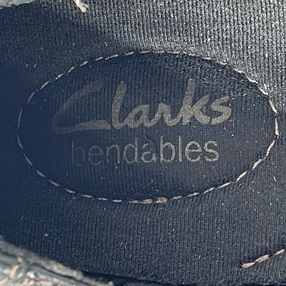 Clarks Bendables Black Leather Slip-On Shoes Size 9 - Picture 10 of 12